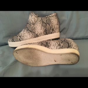 Snakeskin shoes